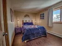 Silverthorne Condo with Mtn views, Pool & Hot tub Hotels in Silverthorne