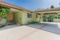 Picturesque Laurel Canyon Home w/Heated Pool/Spa - 3-Star