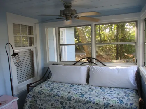 Beautiful vintage cottage remodeled in Old Ocean Springs