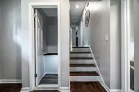 Marietta! Near the Square, Pets & Long stays ok. Entire home