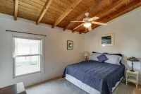 Escape to Our Spacious & Serene 3-Bedroom Home with Stunning Bay Views. Hotels in Milford