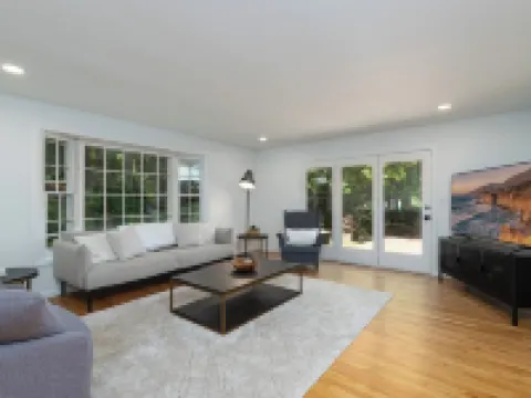 Newly renovated, pristine home Hotels in Chamblee