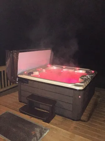 Cozy Cabin by the Slopes - Minutes to the Wisp & Lake! Fire Pit - Hot Tub - Pool