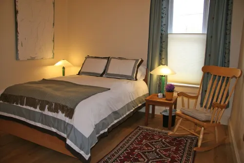 By the River & Downtown, Beautiful, Comfortable, Kids Welcome STL# 02559535
