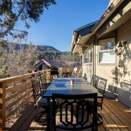 *Spacious & Beautiful*Double Decks in Chapel Area with Mountain views