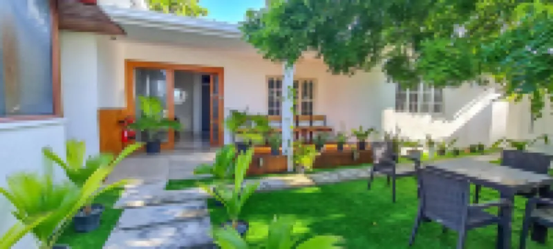 Turtle Inn Dharavandhoo Hotel di Dharavandhoo Island