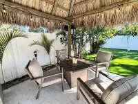 POSHPADZ - Banyan Villa - Close to Jupiter Beach - Private Pool & Tiki Sleeps 8 Các khách sạn gần Uptown Art Jupiter