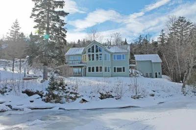 Riverfront Bretton Woods Home - A/C, Wifi, Private, Quiet, Views, LOCATION!!