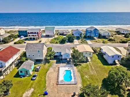 Private Heated Pool and Hot Tub, across the street from the ocean!