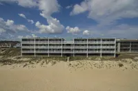 Nags Head Oceanfront Condo, Walk-in Shower, Pool, Sleeps 5 - 3 estrellas