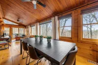 Story Book Cabin with Mountain Views, Game Cave, Hot Tub and Close to Downtown