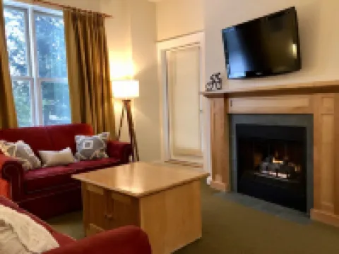 Stratton 1 Bedroom Long Trail Condo, Walk to Village and Lifts Hotels in Stratton Mountain