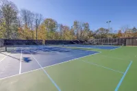 Beautiful Fall Foliage & Winter Ski Specials Available! Book Now!