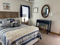 Spacious home, heated Priv saltwater pool, cabana, volley ball, game room, views
