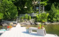 Private Lakeside near Burlington, Oversized Dock Skiing, Shopping, Fine Dining