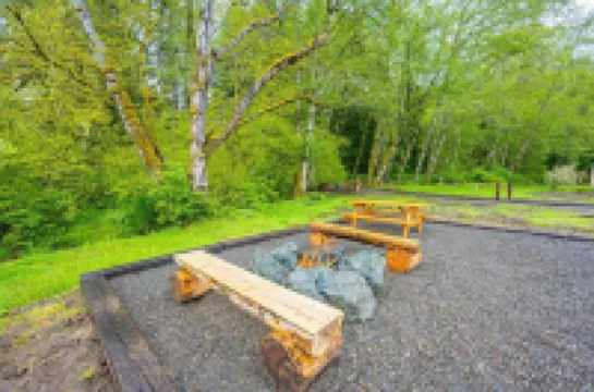 Rainforest Tiny Home Retreat #19 Rustic