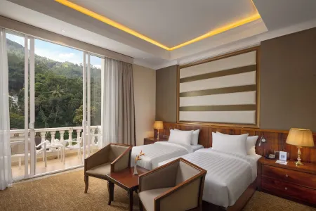 The Golden Crown Hotel