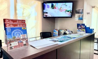 La Quinta Inn & Suites by Wyndham Orlando Universal Area