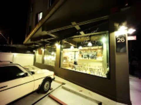 26 bed and coffee โรงแรมใกล้คณะรัฐศาสตร์และนิติศาสตร์ มหาวิทยาลัยบูรพา