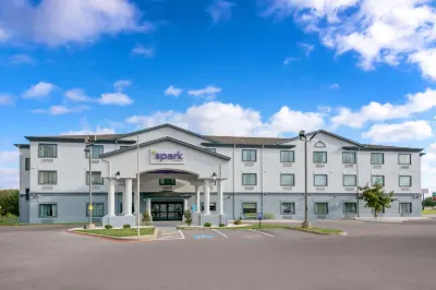 Spark by Hilton Wichita Falls Отели рядом с достопримечательностью «Kiwanis Park»