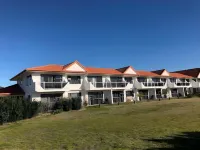 Harbour View Motel on Ahuriri Beach in Napier NZ with Sea View Suites Hotel dekat Pania of the Reef Statue