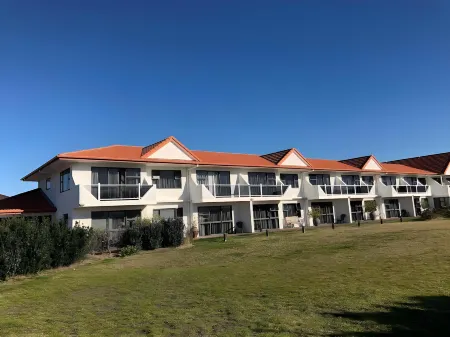 Harbour View Motel on Ahuriri Beach in Napier NZ with Sea View Suites