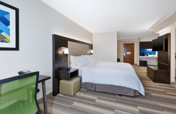 布萊克斯堡大學區智選假日酒店及套房