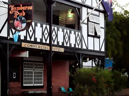 Jamberoo Pub & Saleyard Motel Отели в г. Фоксграунд