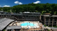 Slopeside Hotel by Seven Springs Resort Hotels in Lower Turkeyfoot Township
