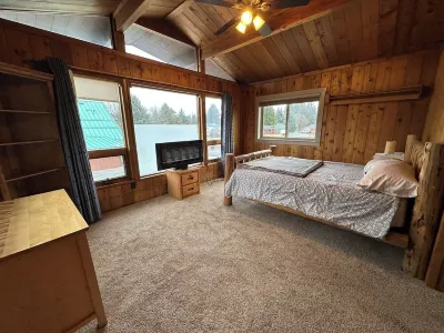River Retreat on the Mendenhall/Near Airport and Shopping Hotels near Mendenhall Glacier