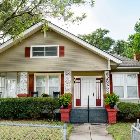 Spacious Country Living Located In The Heart Of Brenham