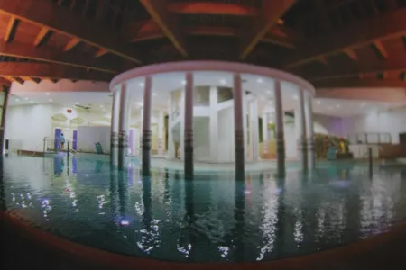 SERRE CHEVALIER Le Monetier F3 en roc belle vue face au glacier