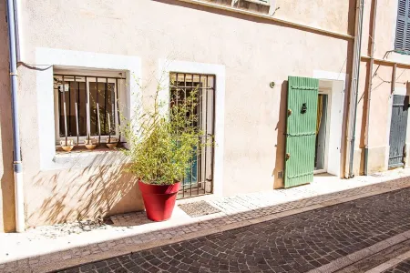 THE ARTIST* Отели в г. Кассис