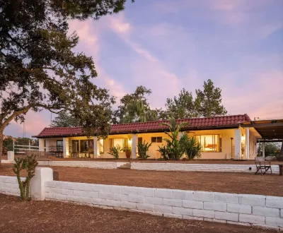 4 Beds, 2Bath in the beautiful Wine Country Hills 1hr from San Diego. Hotels near Turtle Rock Ridge Vineyard Winery