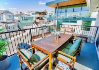 Charming 1-bedroom beach house in downtown Manhattan Beach steps from the sand Hôtels à proximité de : Waller Football Stadium