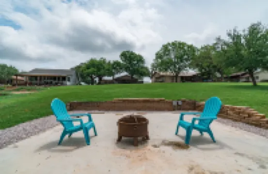 Modern Waterfront Home on the Llano Arm of LBJ - Great for All Ages! 金士蘭酒店