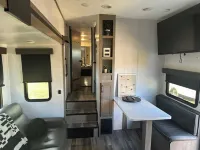 Glamping with gorgeous sunset views, trolley to all wineries