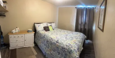 1 bedroom condo, close to the airport Ground Level