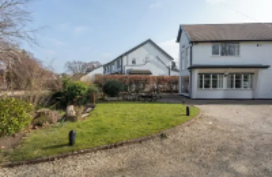 Robins Perch, Bramhall Hotels in Stockport District