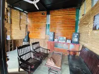 Homestay nhà gỗ Lan Anh Hotels in Yen Mao