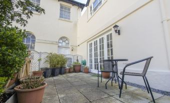 Arundel Mews - Parking - by Brighton Holiday Lets