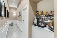 RAGGIO DI SOLE - ATAROOMS Collection Hotel in zona Castel dell'Ovo