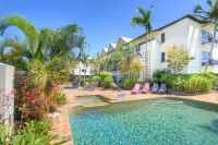 Cairns Queenslander Hotel & Apartments - Pools