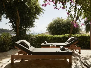 F Zeen Kefalonia