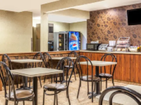 Super 8 by Wyndham Liverpool/Clay/Syracuse Area Hotels in Clay