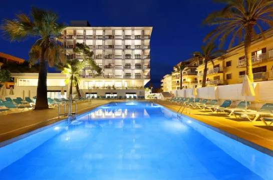 โรงแรม ทาลายอต บาย ซีนาเตอร์ - สำหรับผู้ใหญ่เท่านั้น