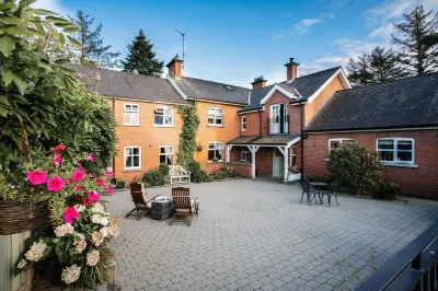 Lisnacurran Hotels in 