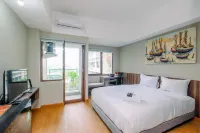 Comfortable Pool View Studio Room at LRT City Jatibening Apartment Отели в г. Джакарта