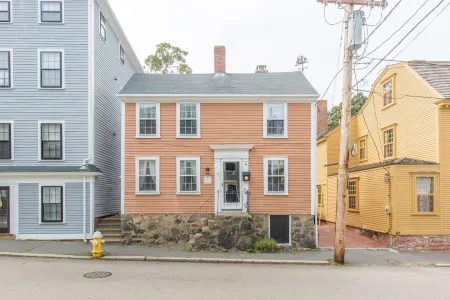 Brackett Cottage Отели в г. Марблхед