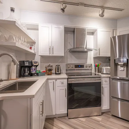 One Bedroom Suite with BBQ & Huge Patio